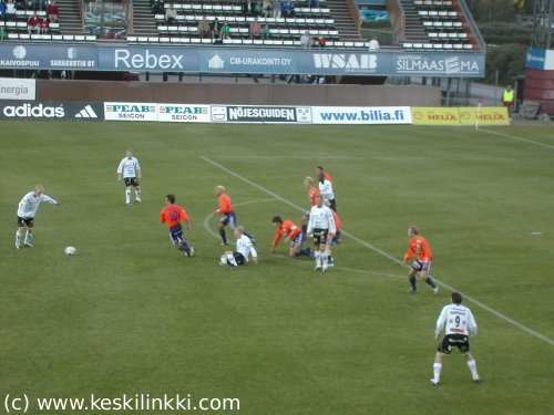 Jani Kauppila taiteilee AC Allianssia vastaan