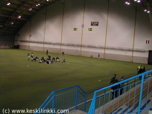 FC Interin pelaajat venyttelev&auml;t