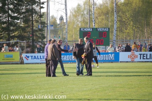 Puoliaikajuhlallisuuksia