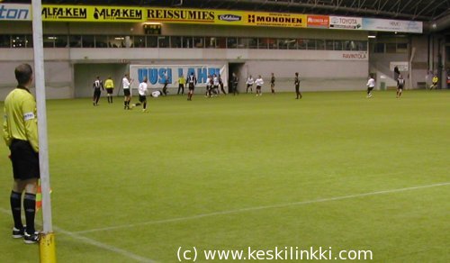 Tiukka tilanne FC Lahden maalilla