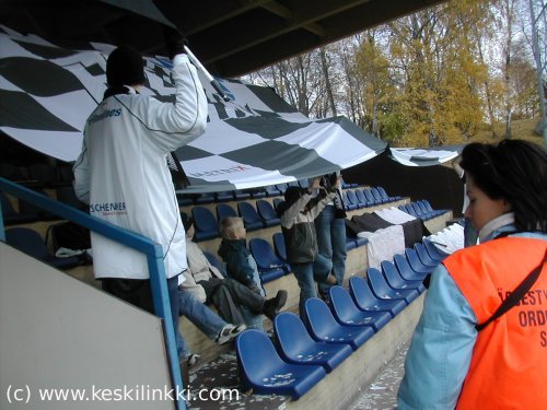 Haka-fanit ottelun j&auml;lkeen