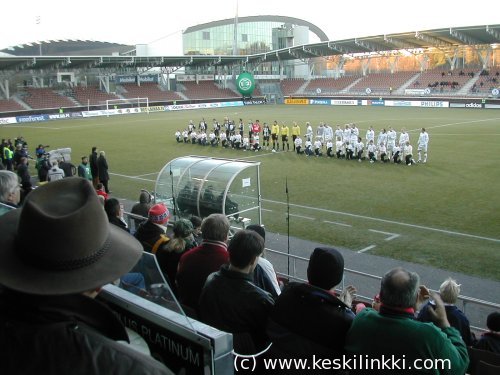 Joukkueet alkuesittelyss&auml;