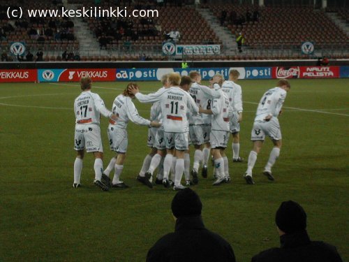 Haka juhlii ensimm&auml;ist&auml; maalia