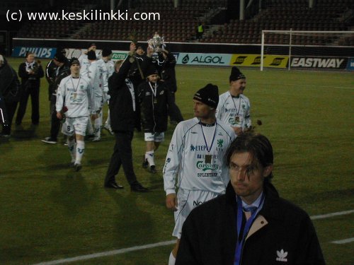 Joukkue alkaa poistua