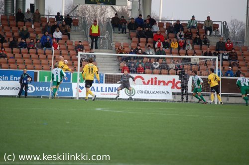 Miikka Oinonen kuolettaa