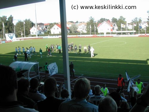 Fanien kiittely&auml;